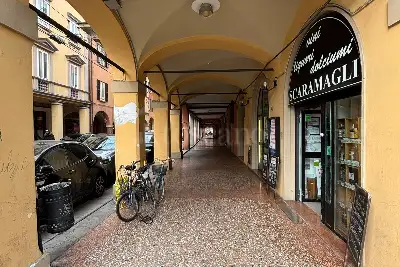 Negozio in vendita, Strada Maggiore, Bologna