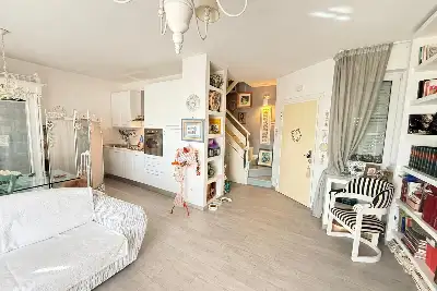 Villino a Schiera in vendita, Via Mar della Cina, Roma