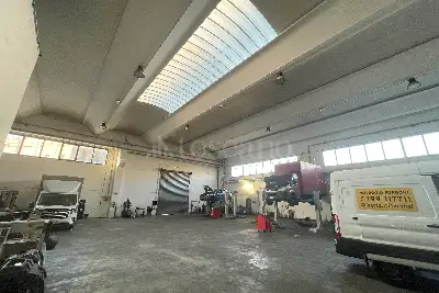 Capannone in vendita, Via dei Castelli Romani, Pomezia