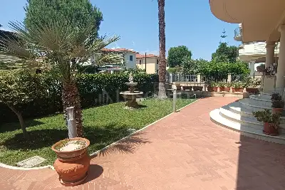 Casa in affitto, Via Svizzera 20, Pineto