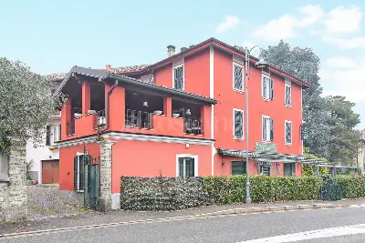 Palazzo in vendita, Via Como, Erba