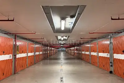 Box in vendita, Piazzale Giulio Cesare, Milano