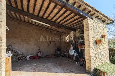 Casale in vendita, Strada di  Barigiano, Sovicille