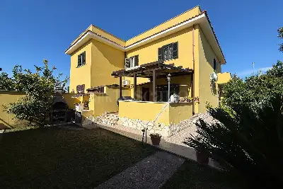 Villa Bifamiliare in vendita, Via Mario Aramu, Fiumicino
