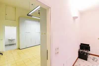 Negozio in vendita, Via Rezzonico, Como