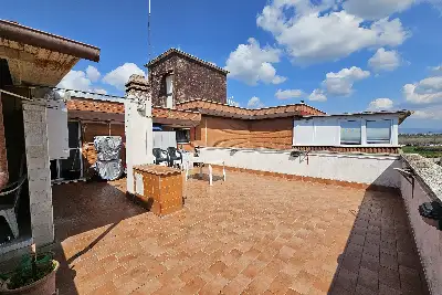 Superattico in vendita, Via Gran Bretagna, Pomezia