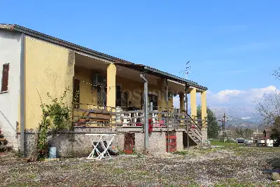 Casa Indipendente in vendita, Via Mandrine, Cassino