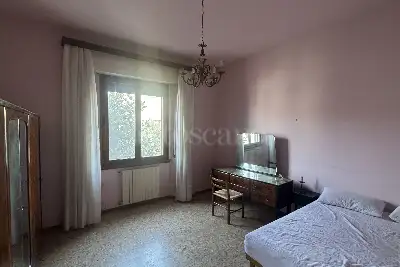 Villino a Schiera in vendita, Via Edmondo de Amicis, Prato