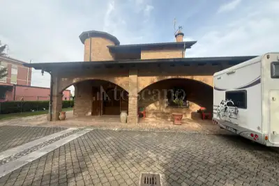 Casa Indipendente in vendita, Via Panaria Bassa, Bomporto