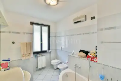 Villino a Schiera in vendita, Via Fontanella, Longone al Segrino