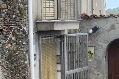 Casa Indipendente in vendita, Via Cona, Serrastretta