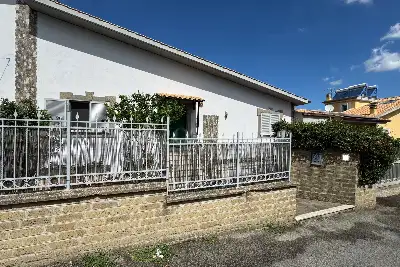 Villa Bifamiliare in vendita, Via Badia Pavese, Roma