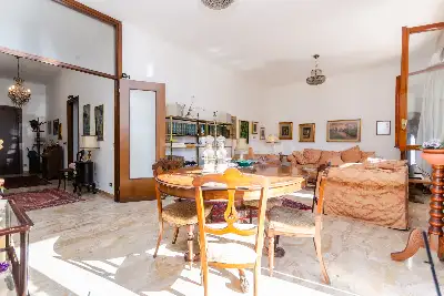 Casa in vendita, Via Lario, Milano