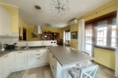Casa in vendita, Via Lucio Papirio, Roma