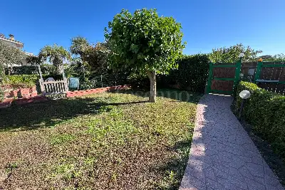 Villa Bifamiliare in vendita, Via Plutone, Fiumicino