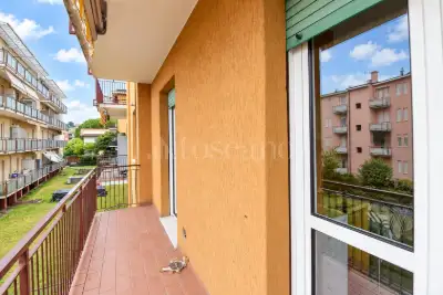 Casa in vendita, Via Giuseppe Grilloni, Como