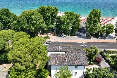 Villa in vendita, LUNGOLAGO CESARE BATTISTI, Desenzano del Garda