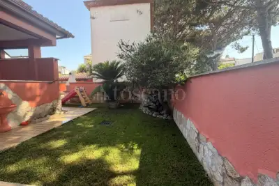 Villino a Schiera in vendita, Viale Enea, Ardea