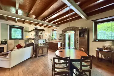 Villa in vendita, Strada San Pietro, Monzambano