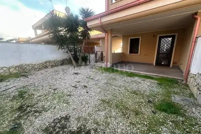 Villa Bifamiliare in vendita, via delle viole, Pomezia