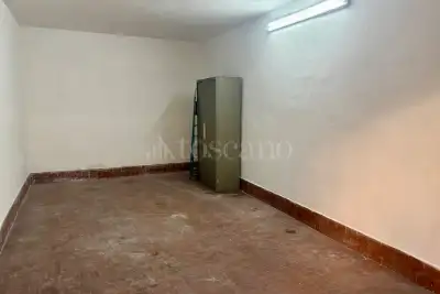 Box in vendita, Viale Spartaco, Roma