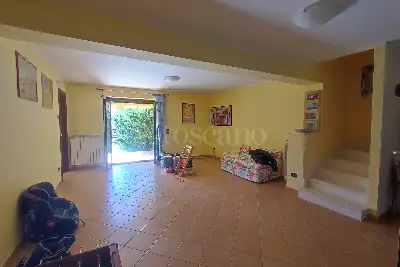 Villino a Schiera in vendita, Via Bazzanese, L'Aquila