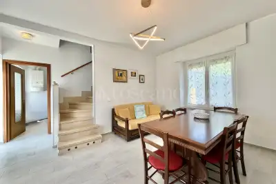 Villino a Schiera in vendita, Via Borgo Secolo, Peschiera del Garda
