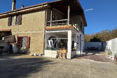 Villa Bifamiliare in vendita, Via Pedavena, Roma