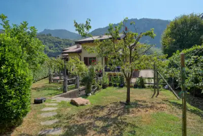 Villa for sale, Via Luigi Pirandello, Besano