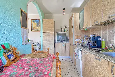 Casa Indipendente in vendita, Via Roma, Cuasso al Monte