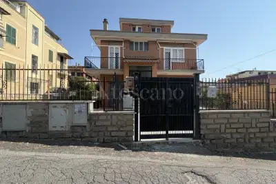 Casa in vendita, Via Pietro Castelli, Roma