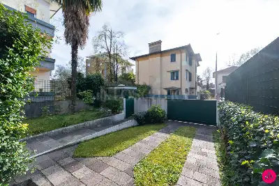 Villino a Schiera in vendita, Via Giacinto Gallina, Pordenone