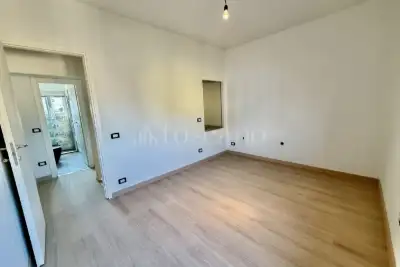 Villino a Schiera in vendita, Via Nona, Brescia