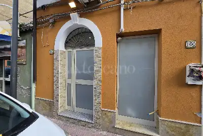 Casa in vendita, Via F. Crispi, Santa Teresa di Riva