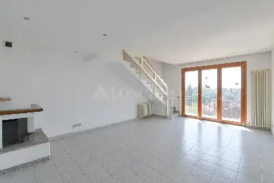 Villino a Schiera in affitto, Via Cervino, Longone al Segrino