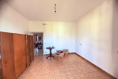 Villino a Schiera in vendita, Via Sem Benelli, Prato