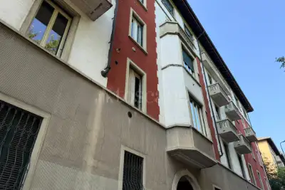 Casa in vendita, Viale Tibaldi, Milano