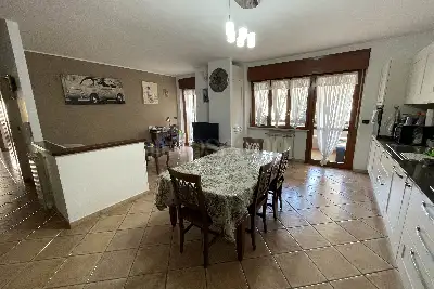 Casa in vendita, Via Pietro Nenni, Pomezia