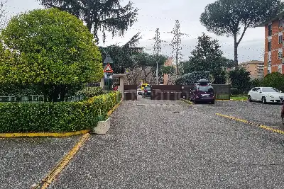 Box in vendita, Viale Bruno Pelizzi, Roma