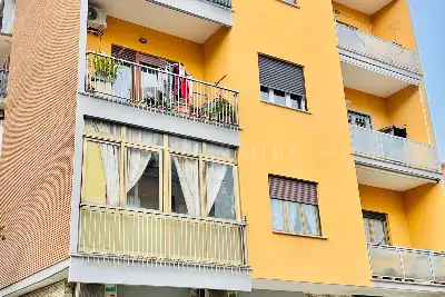 Negozio in affitto, Via Vincenzo Troya , Roma