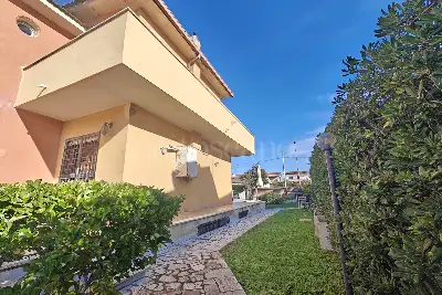 Casa Indipendente in vendita, Via delle Giunchiglie, Ardea