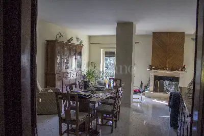 Palazzo in vendita, Via Cerro - Sinagoga, Cassino