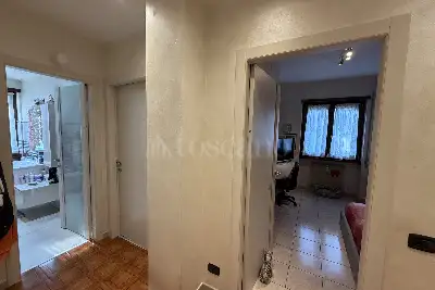 Casa in vendita, Via Salvatore Quasimodo, Como