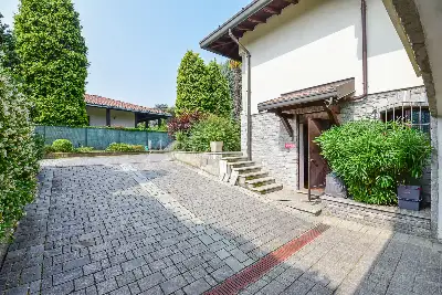 Villa in vendita, Via Edmondo De Amicis, Fino Mornasco