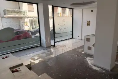 Negozio in affitto, Via Adige, Siracusa