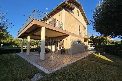 Villa in vendita, via delle roselle, Anzio