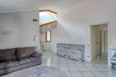 Casa in vendita, Via Fratelli Bertolla, Porto Ceresio