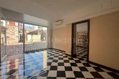 Negozio in affitto, Via Mentana, Como