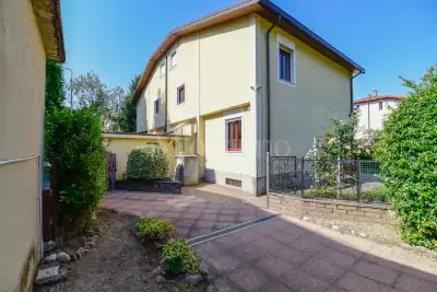 Villa Bifamiliare in vendita, Via Timavo, Como