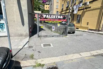 Box in vendita, Via Piacenza, Genova
